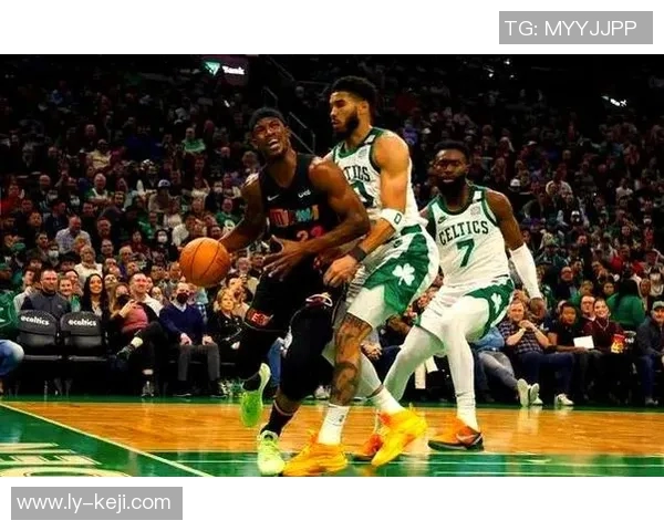 勇士与凯尔特人激战正酣谁能在这场对决中笑到最后